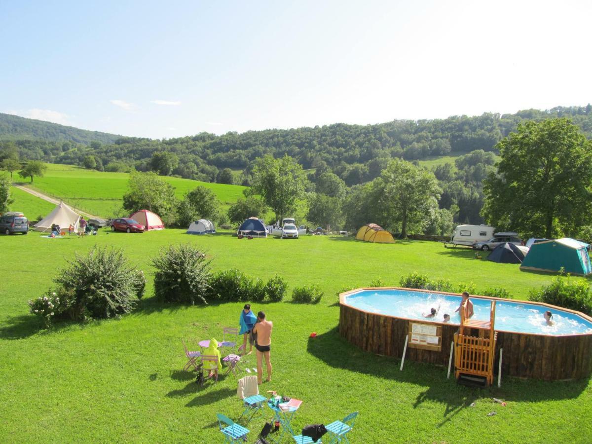 Bed and Breakfast Goute La Vie Marchamp Exterior foto