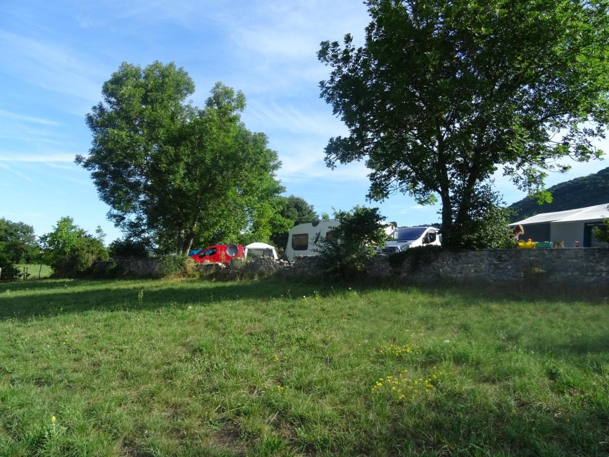 Bed and Breakfast Goute La Vie Marchamp Exterior foto